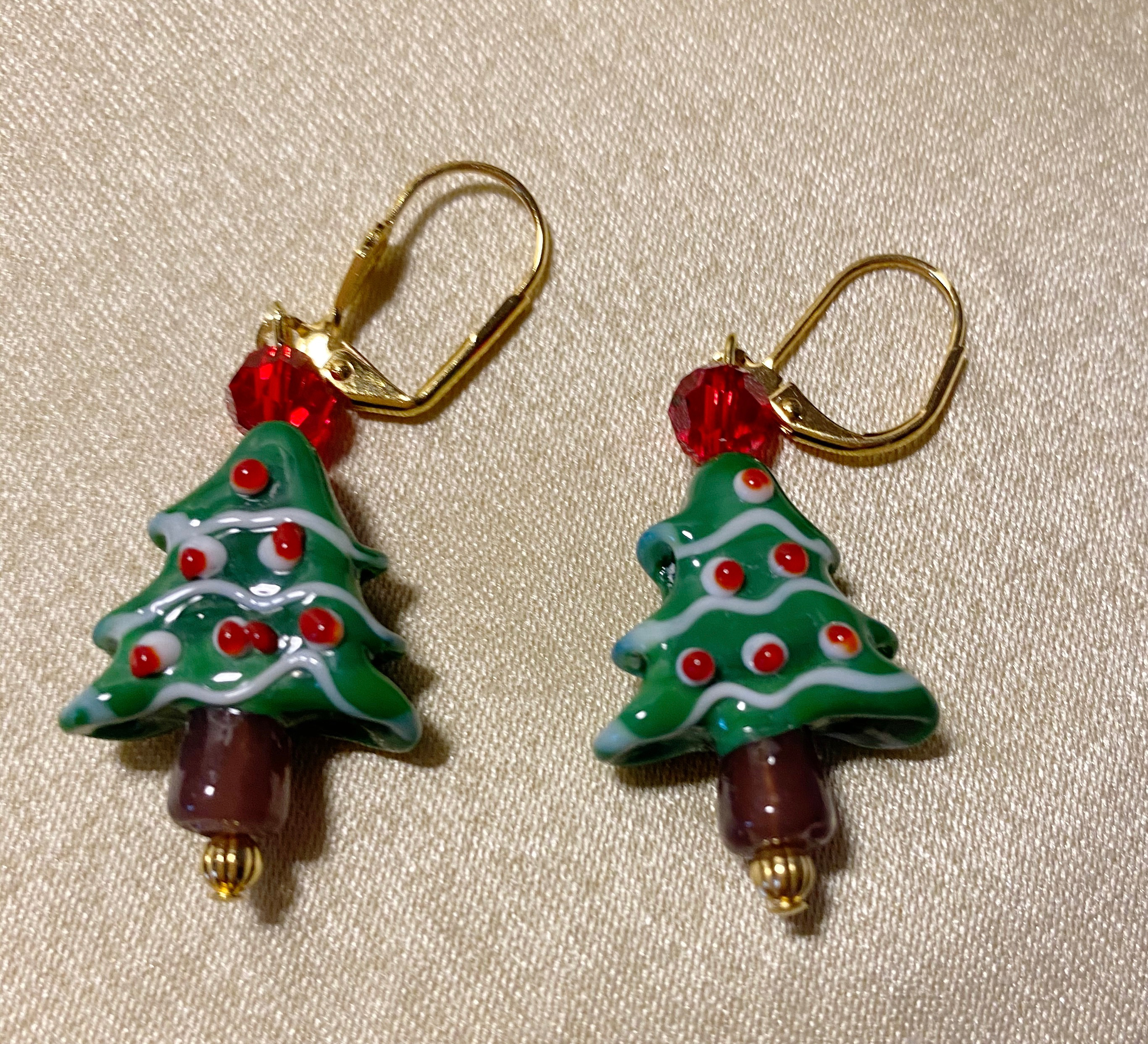 Picture of Christmas Tree Earrings Gold