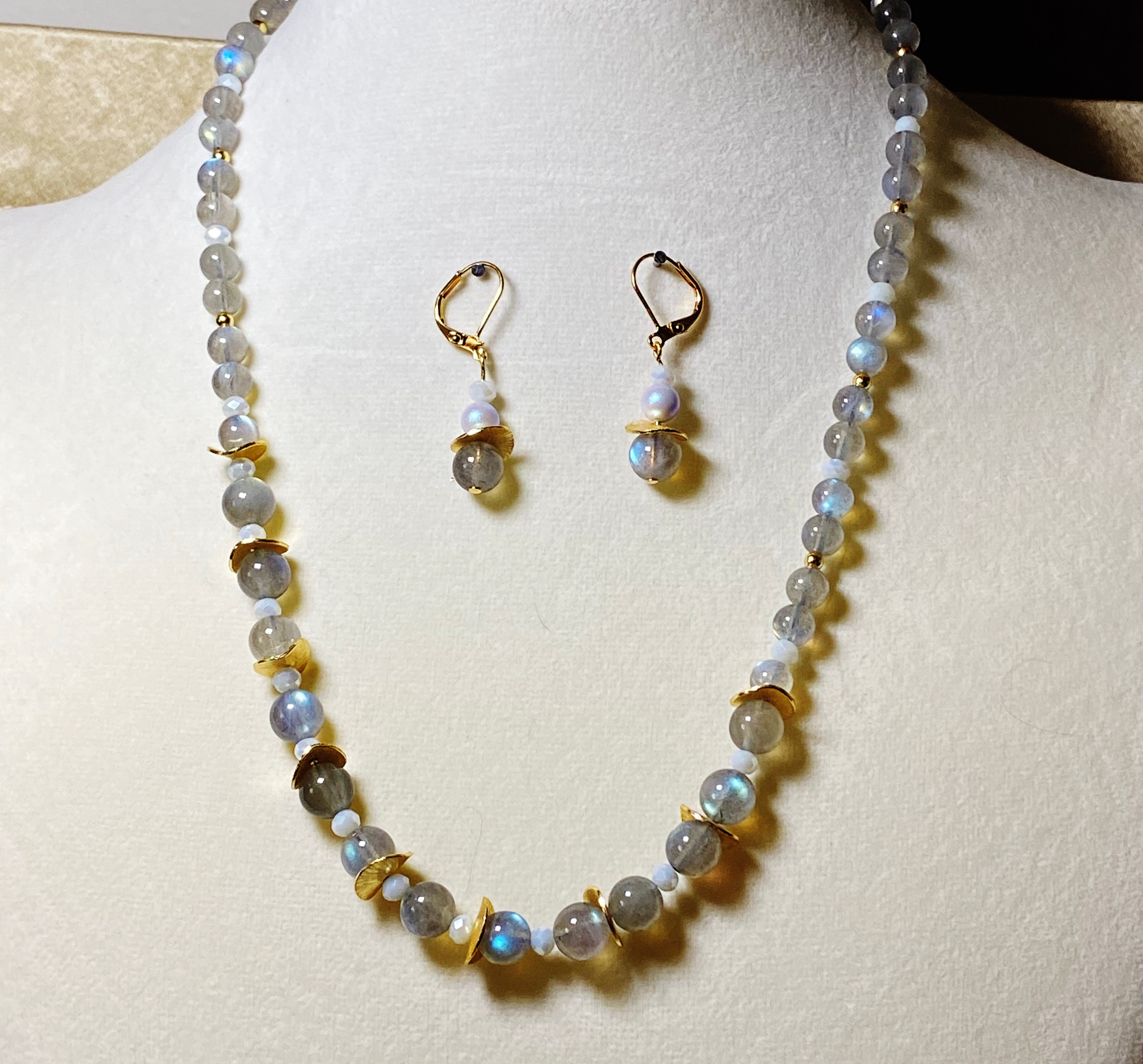 Picture of Labradorite and White Crystal Necklace-Earrings Set