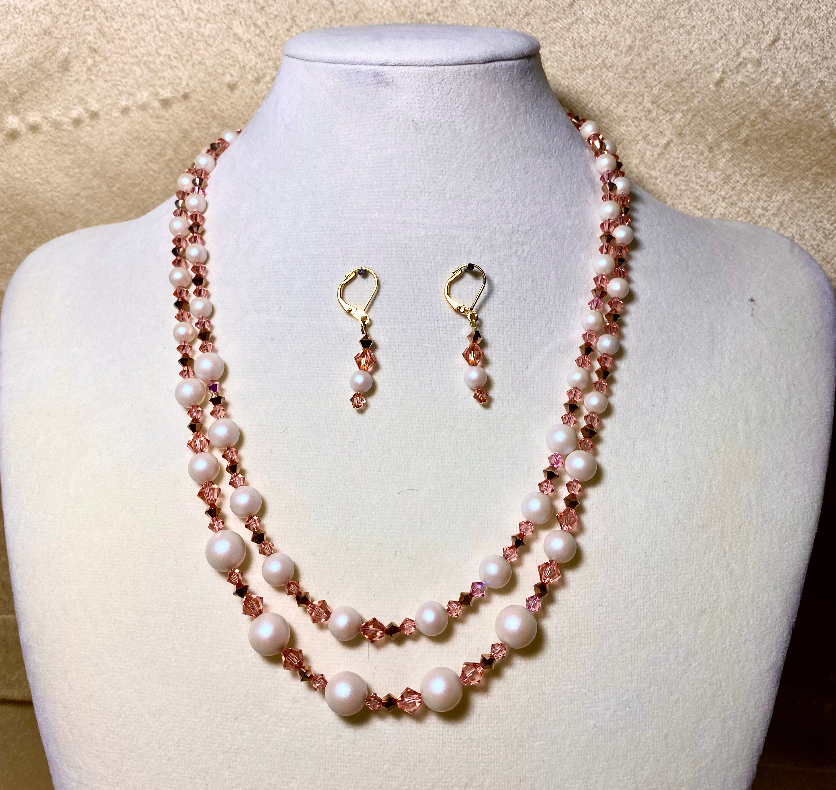 Picture of Peach Crystals Iridescent White Pearl Necklace-Earrings Set