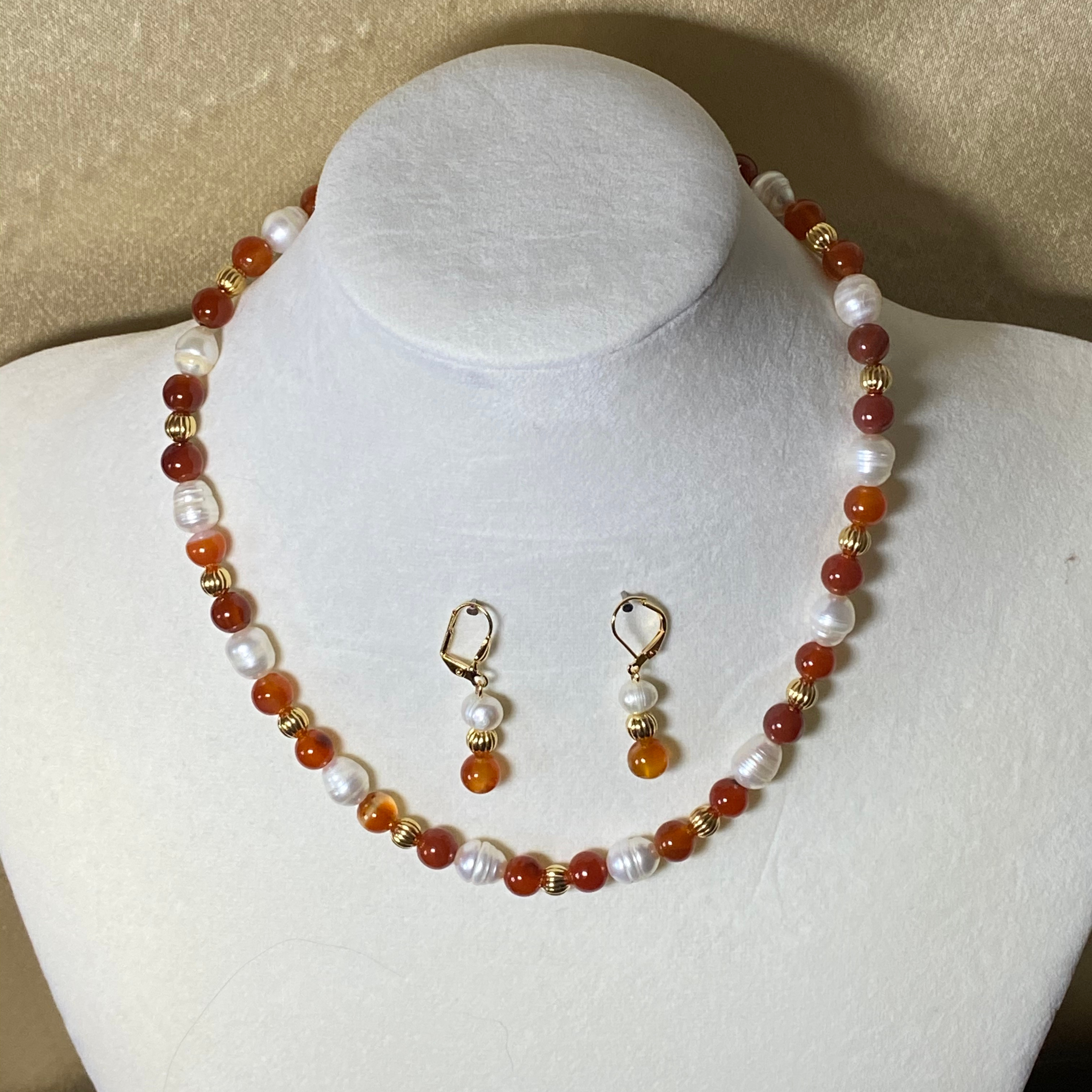 Picture of Red Jade and Pearl Necklace-Earrings Set
